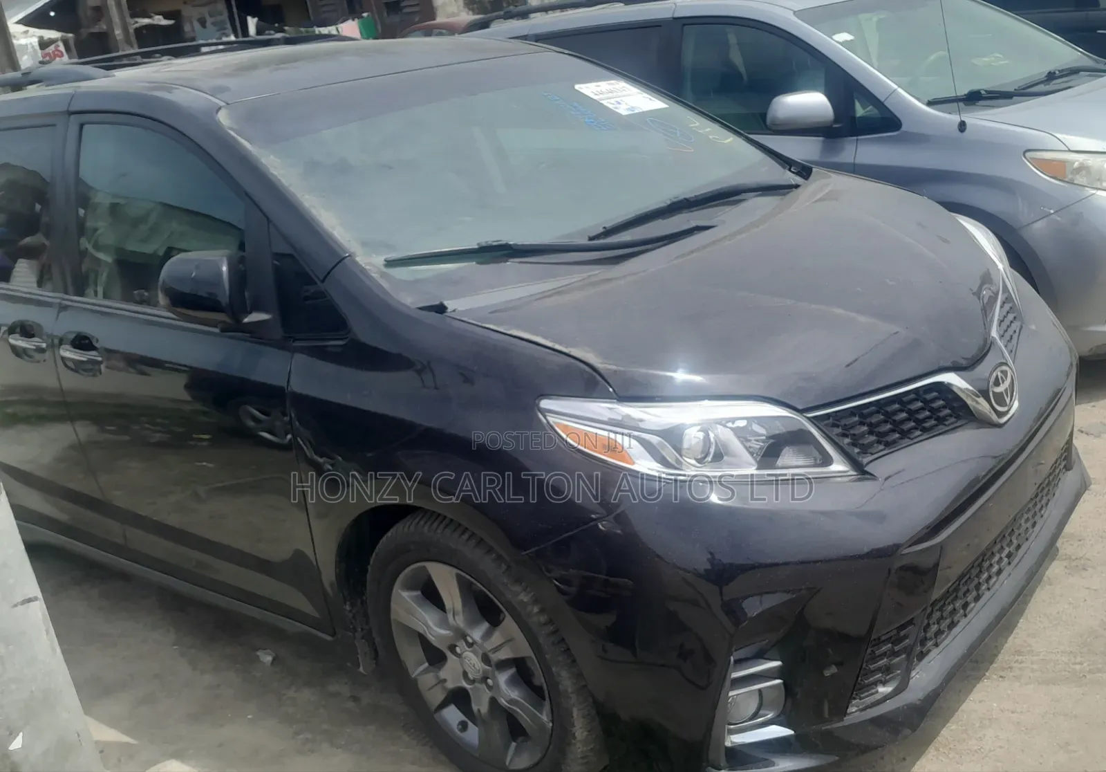 Toyota Sienna SE Premium 8-Passenger 4dr Minivan (3.5L 6cyl 6A) 2015