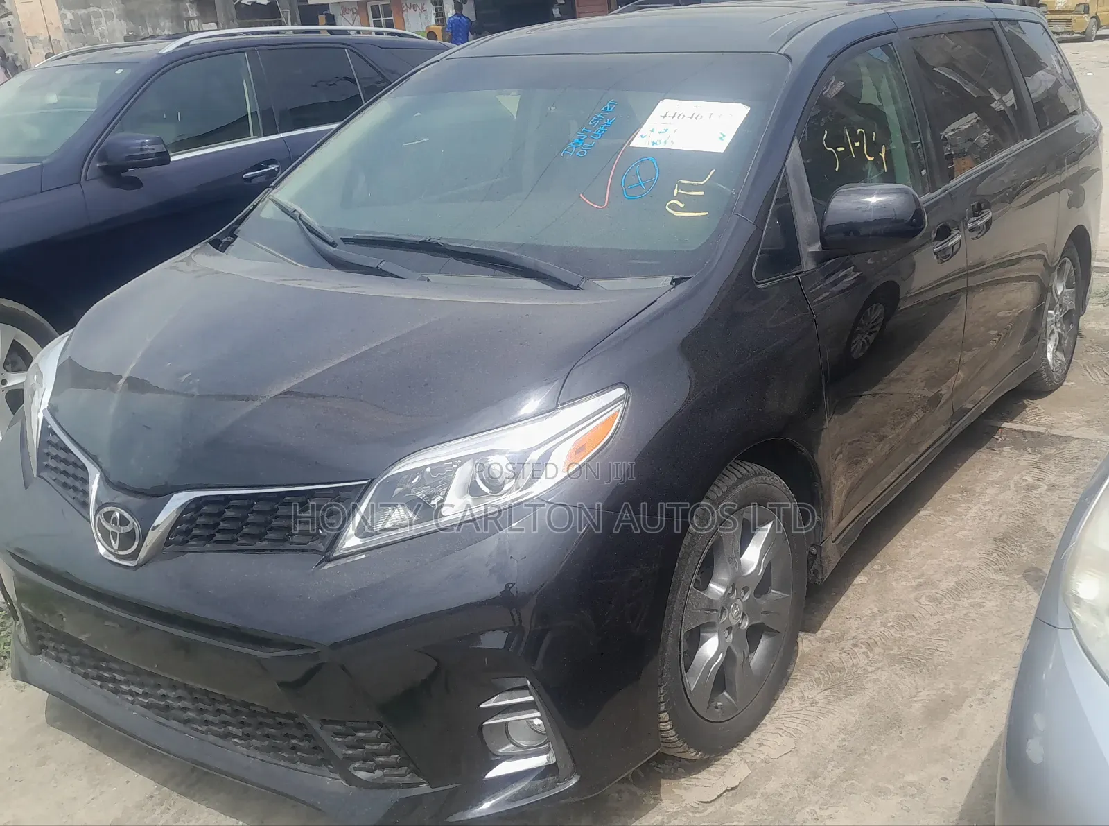 Toyota Sienna SE Premium 8-Passenger 4dr Minivan (3.5L 6cyl 6A) 2015