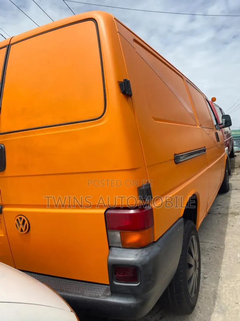 Volkswagen Transporter 2001 Orange