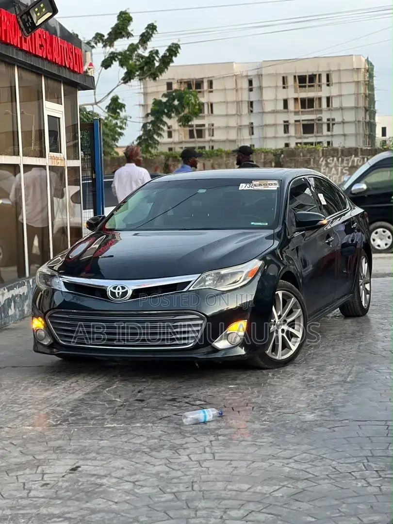 Toyota Avalon XLE 4dr Sedan (3.5L 6cyl 6A) 2015 Gray