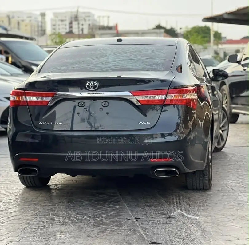 Toyota Avalon XLE 4dr Sedan (3.5L 6cyl 6A) 2015 Gray