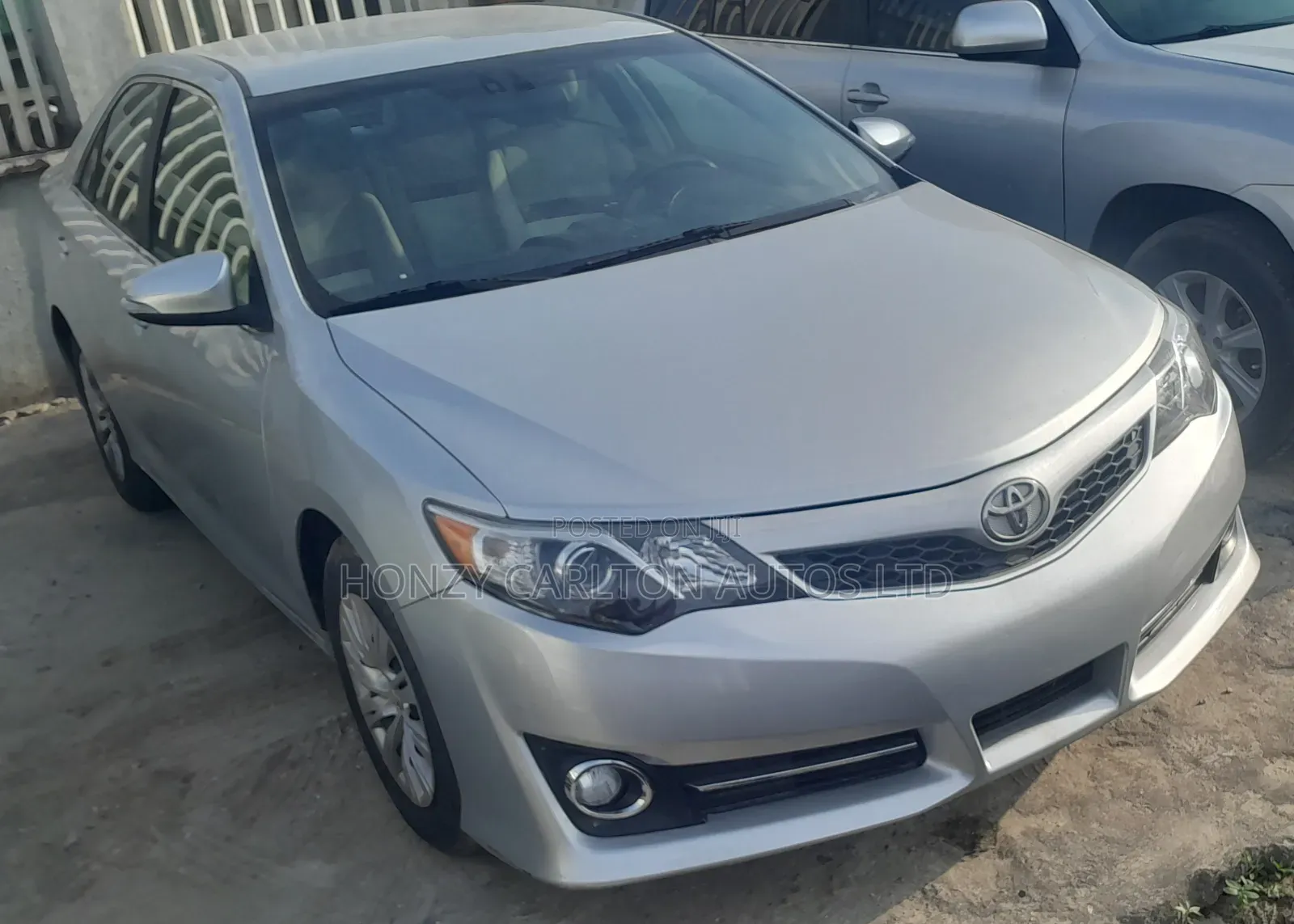 Toyota Camry LE 4dr Sedan (2.5L 4cyl 6A) 2014 Silver