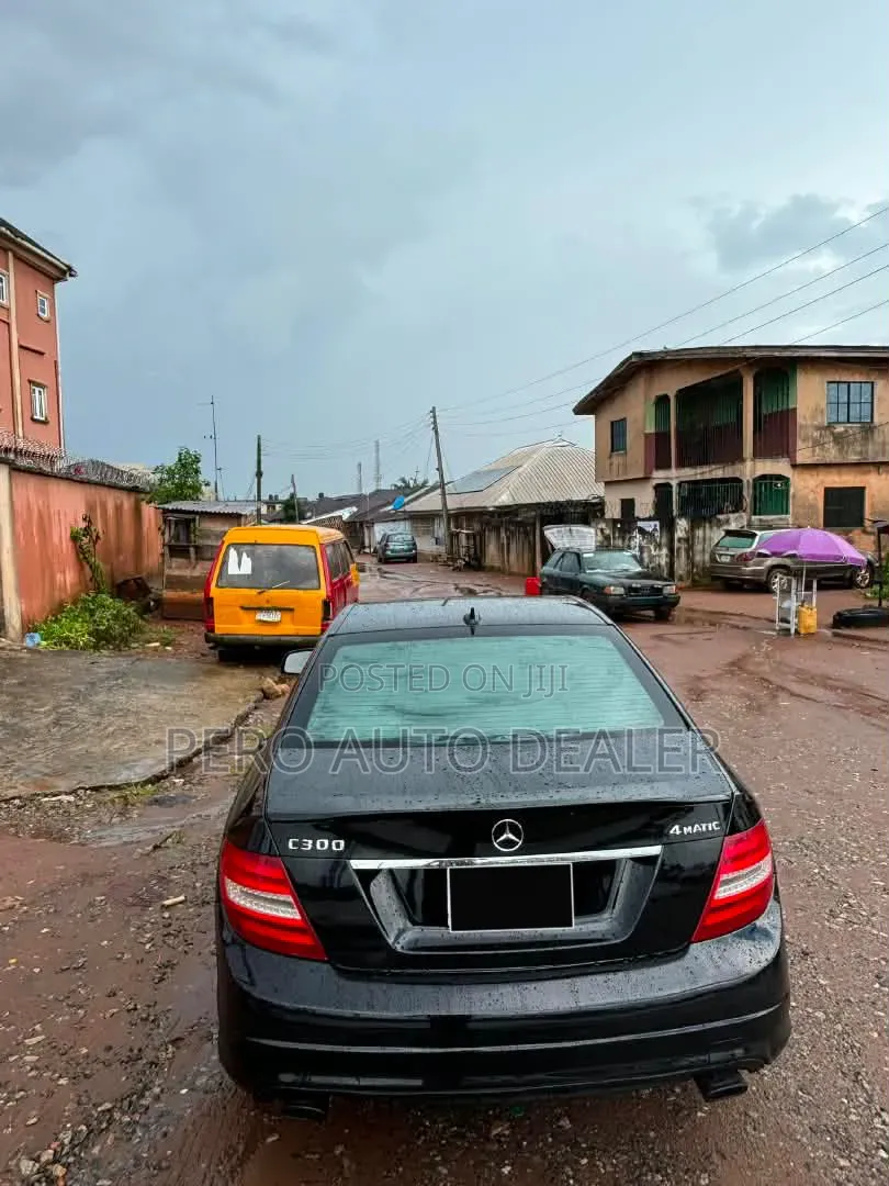 Mercedes-Benz C300 2009 Black
