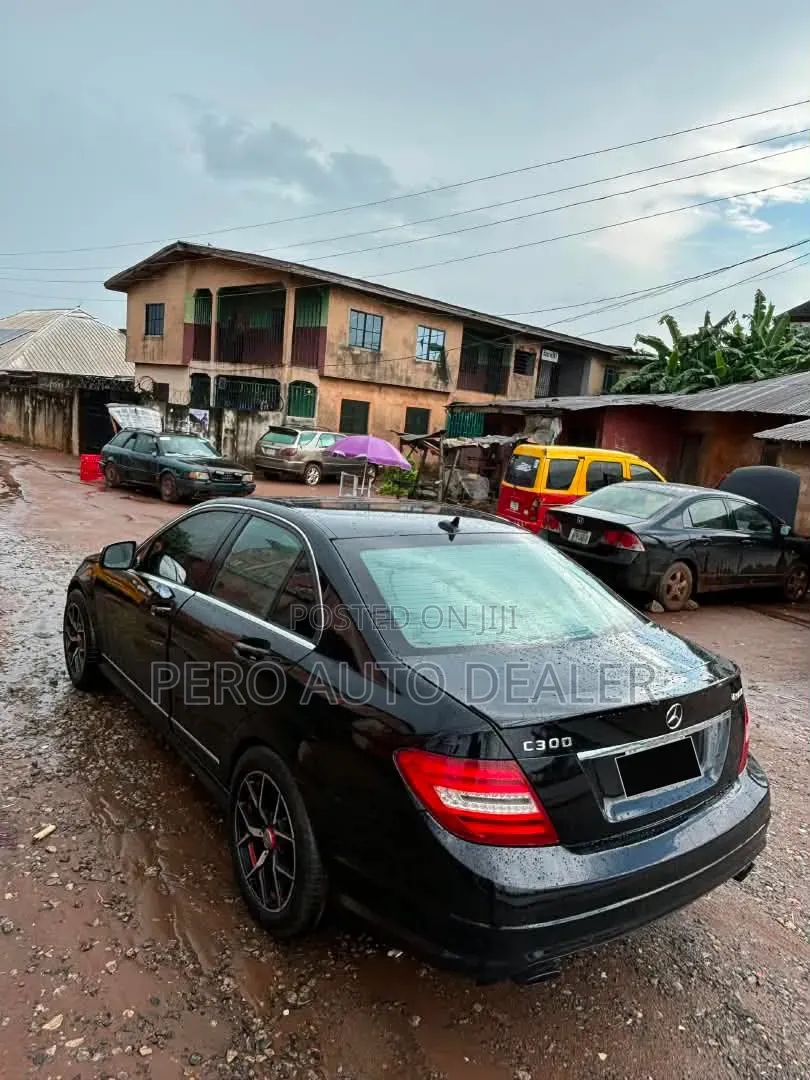 Mercedes-Benz C300 2009 Black