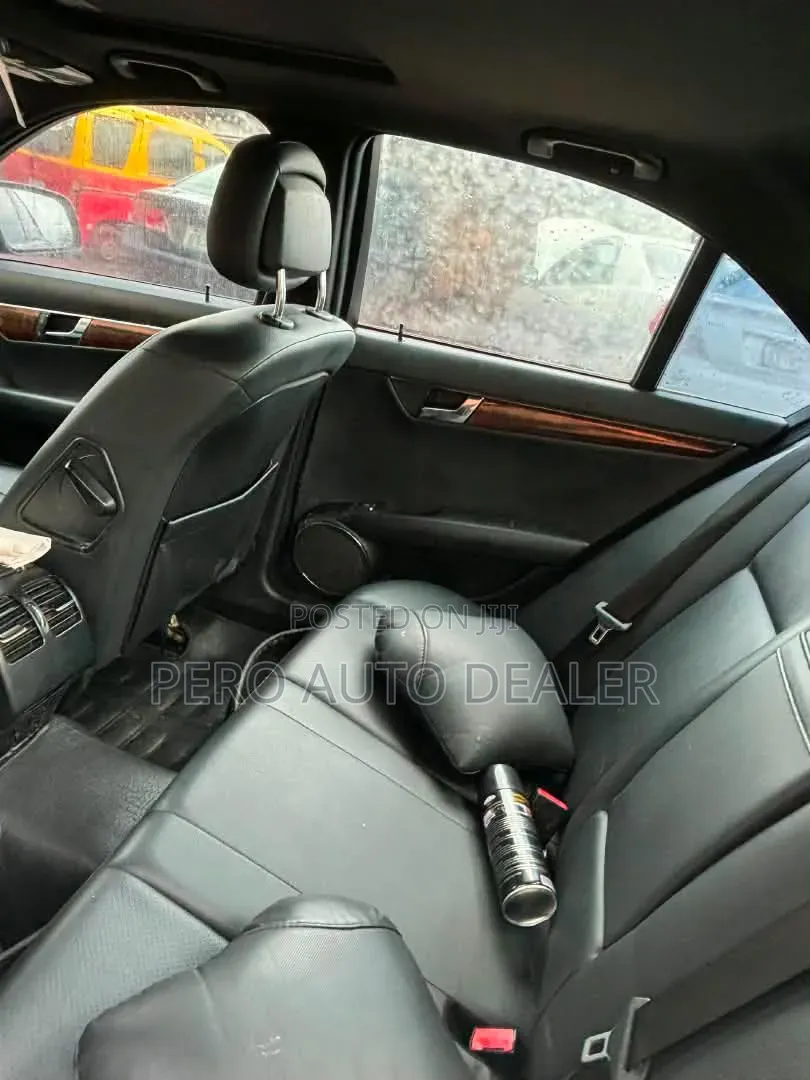 Mercedes-Benz C300 2009 Black
