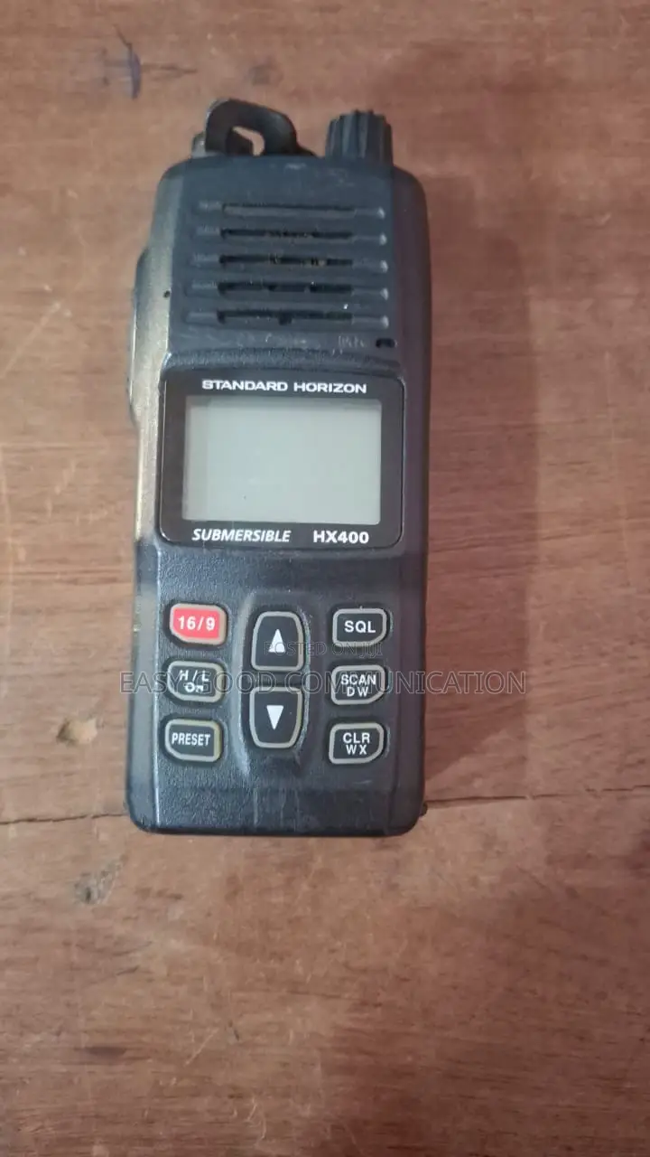 Standard Horizon HX400IS Handheld VHF Marine