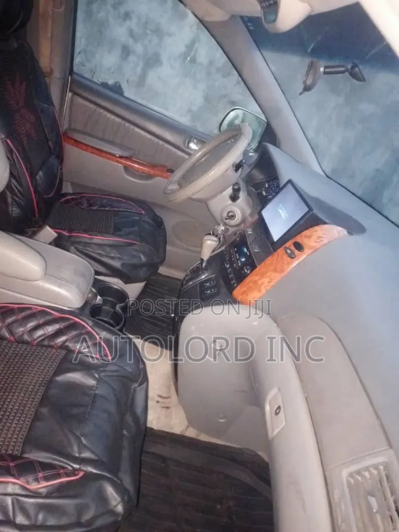 Toyota Sienna XLE 2008 Gold