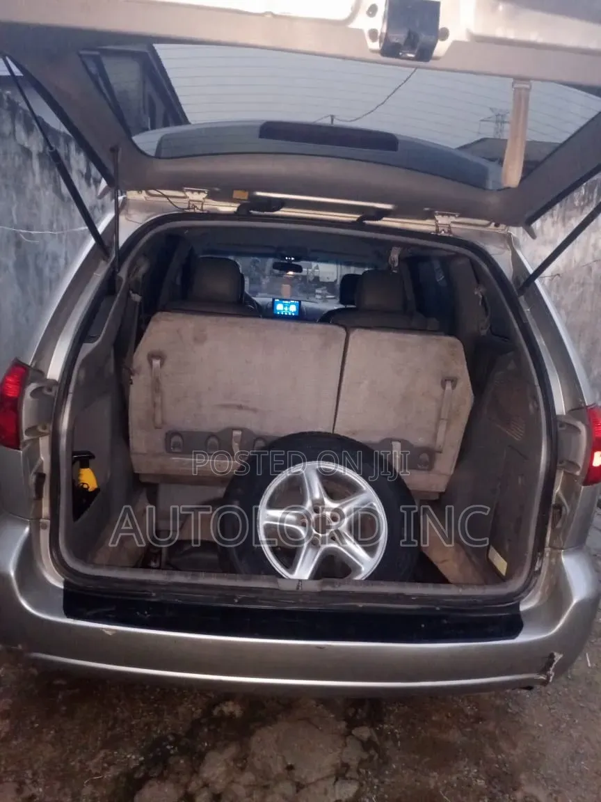 Toyota Sienna XLE 2008 Gold