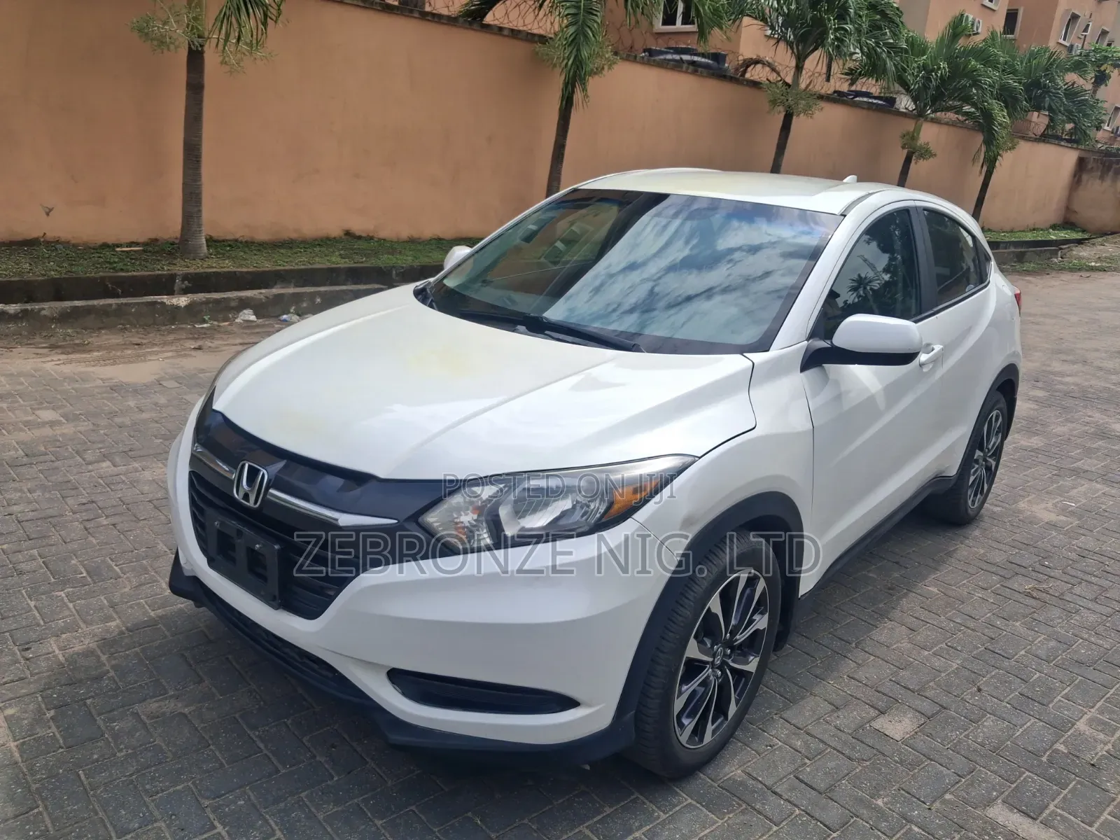 Honda HR-V 4dr SUV (1.5L 4cyl CVT) 2016 White