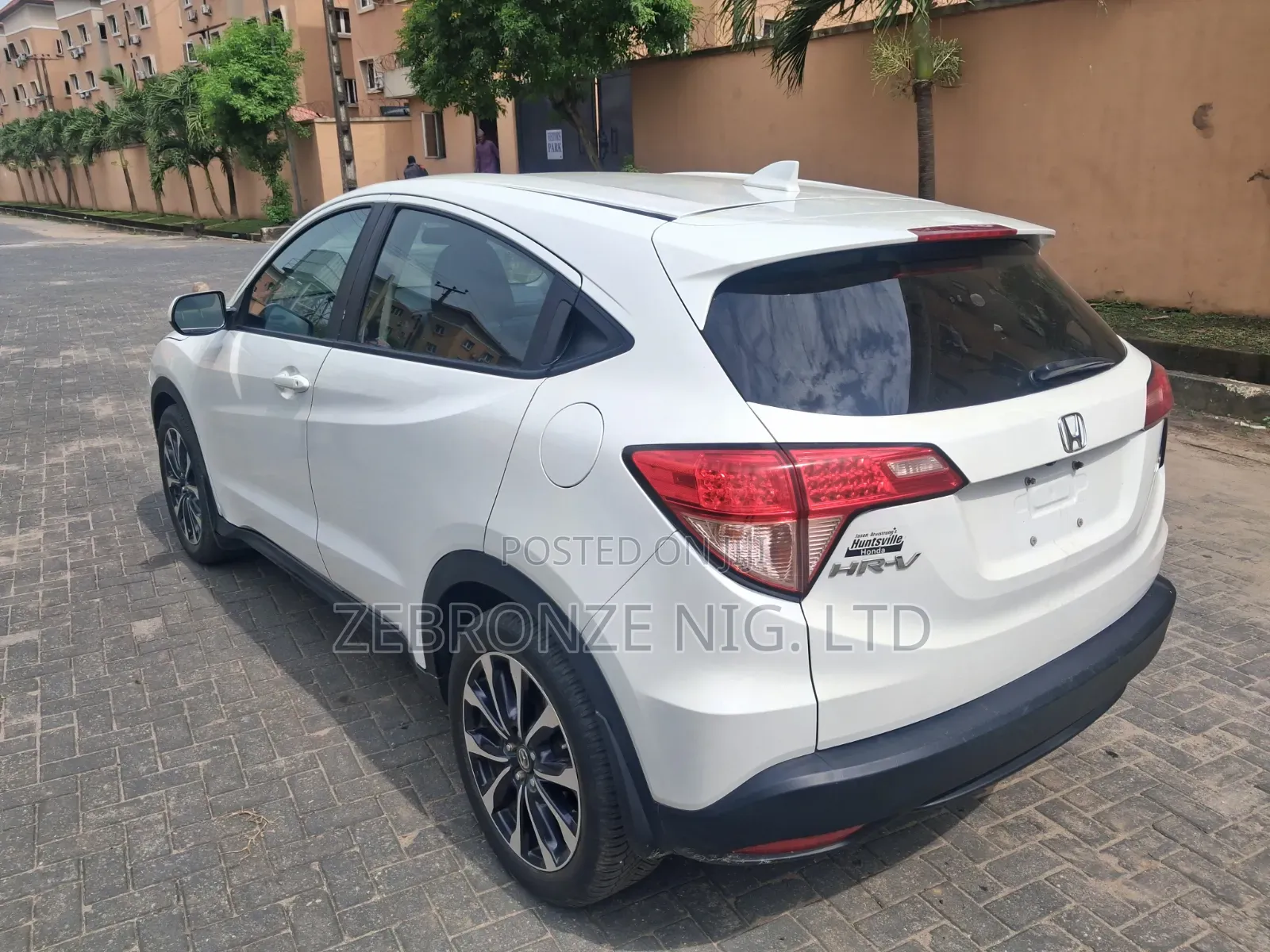 Honda HR-V 4dr SUV (1.5L 4cyl CVT) 2016 White