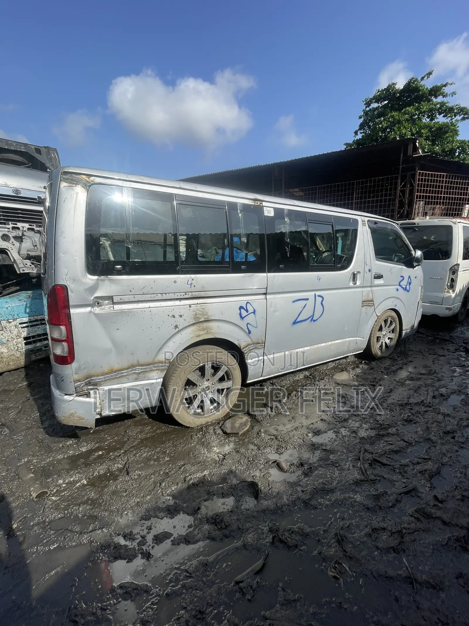 Toyota HiAce 2012 Silver