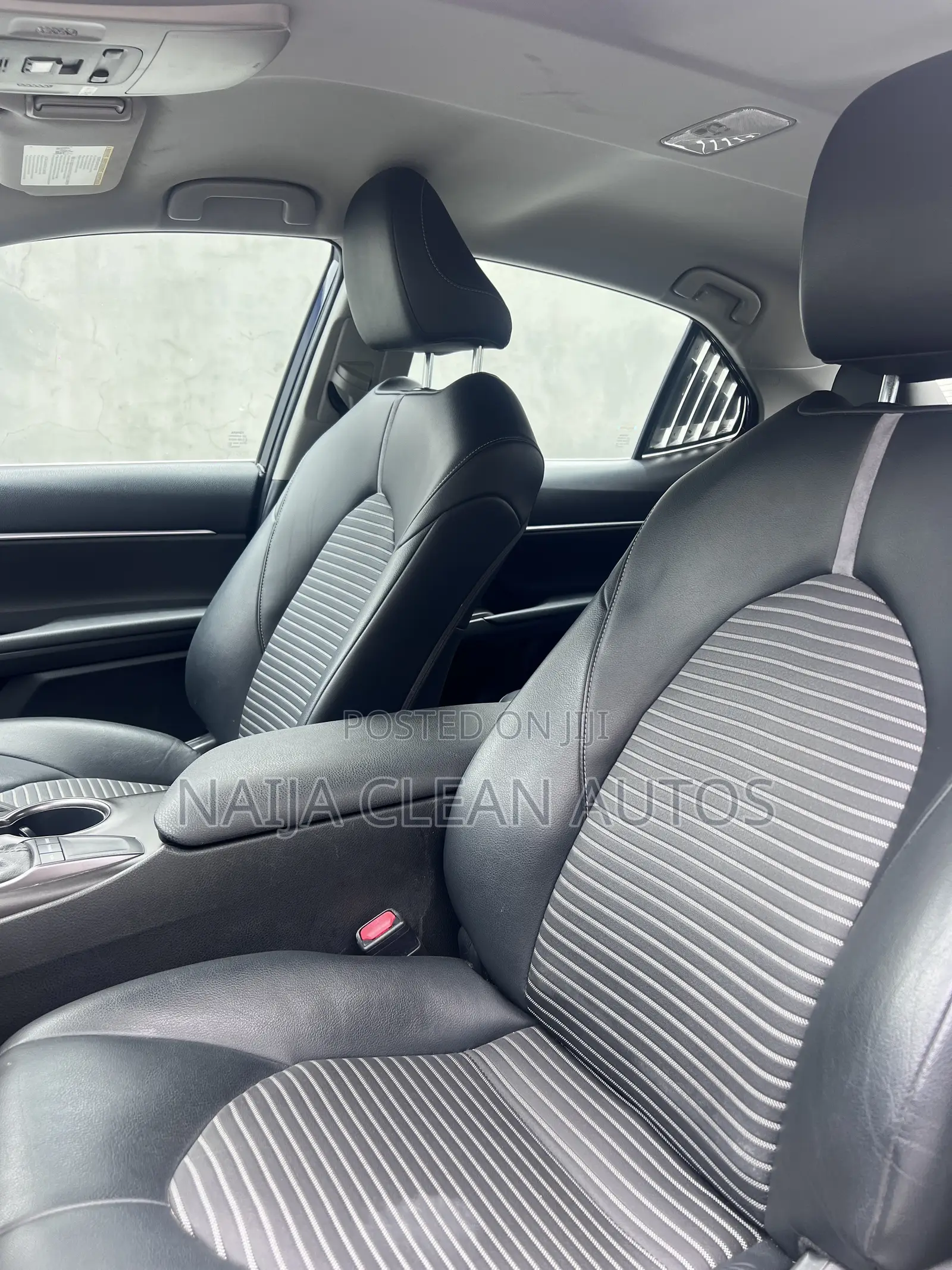 Toyota Camry SE 2022 Blue