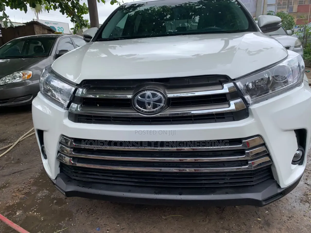 Toyota Highlander LE 2019 White