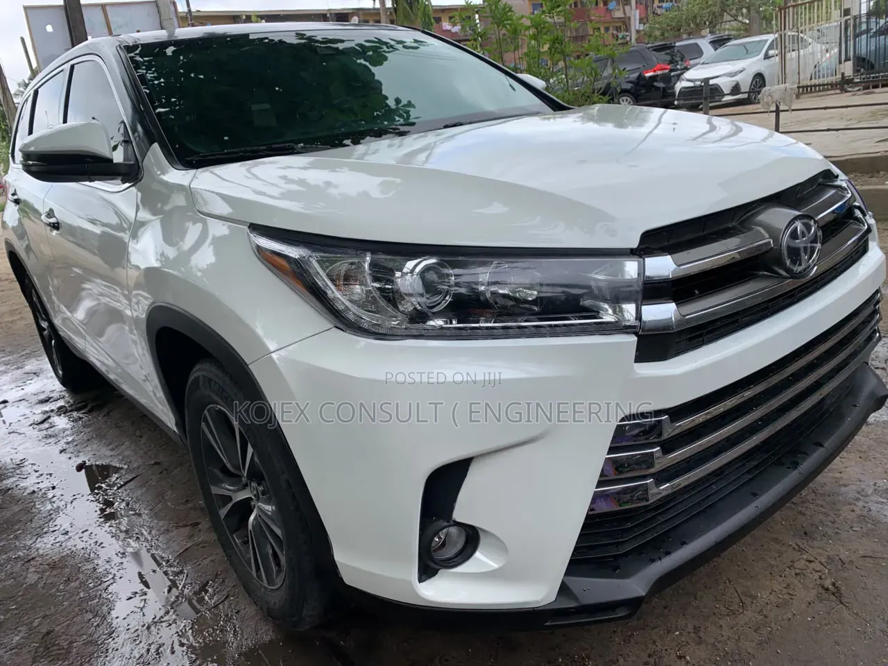 Toyota Highlander LE 2019 White