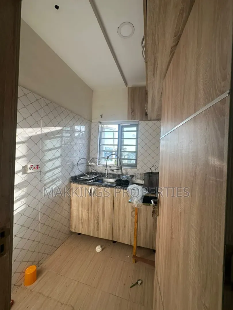 Mini Flat in Ajiwe for rent
