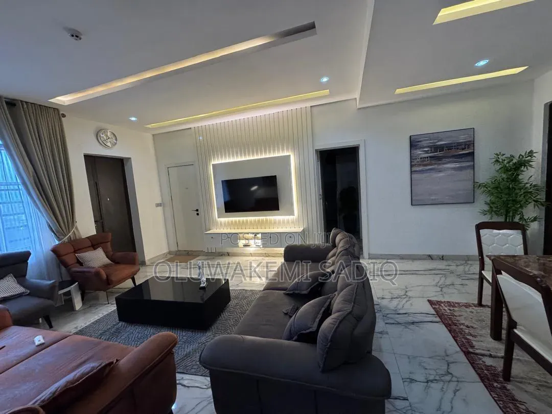 Furnished 3bdrm Apartment in Ikeja Gra for rent