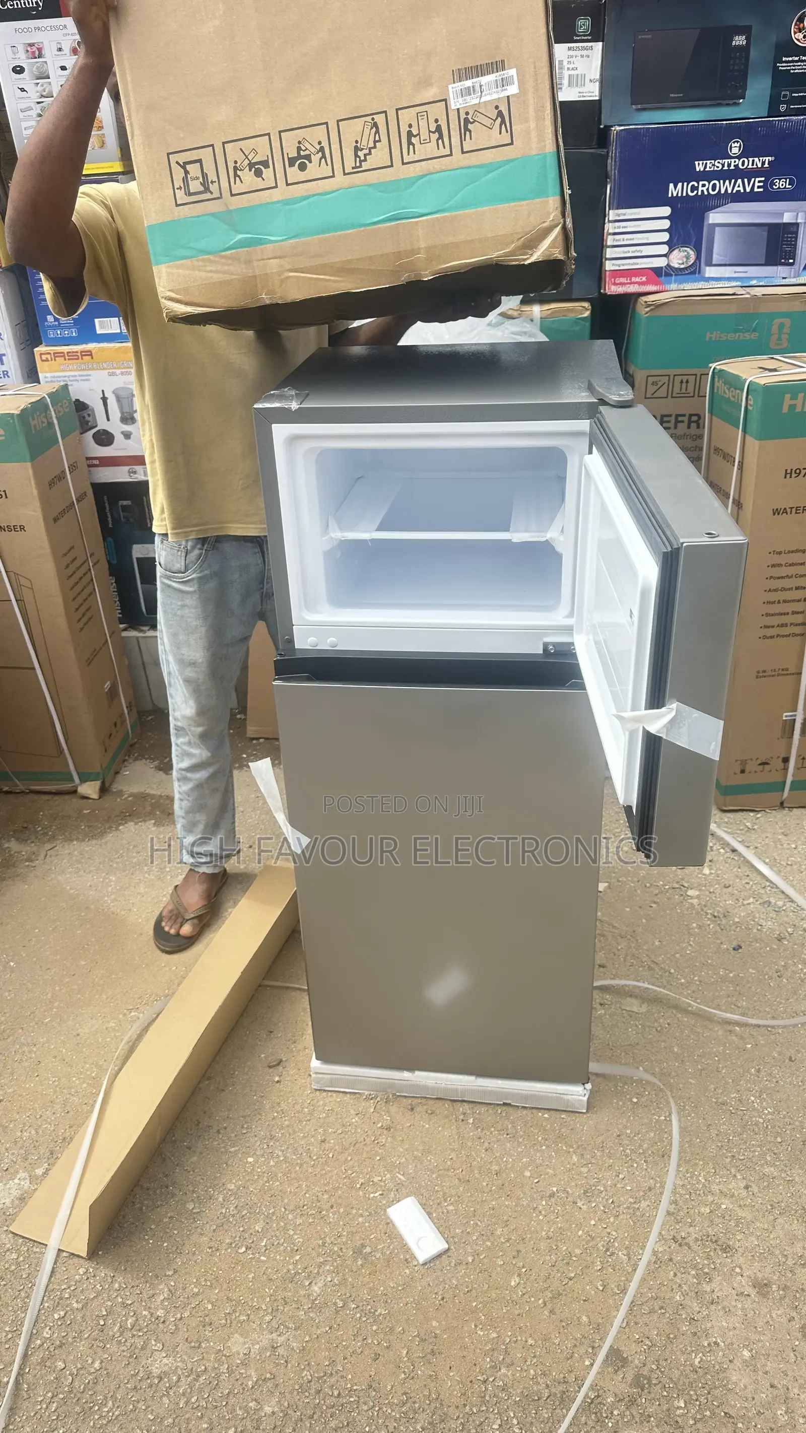 Hisense Standing Refrigerator 124liter