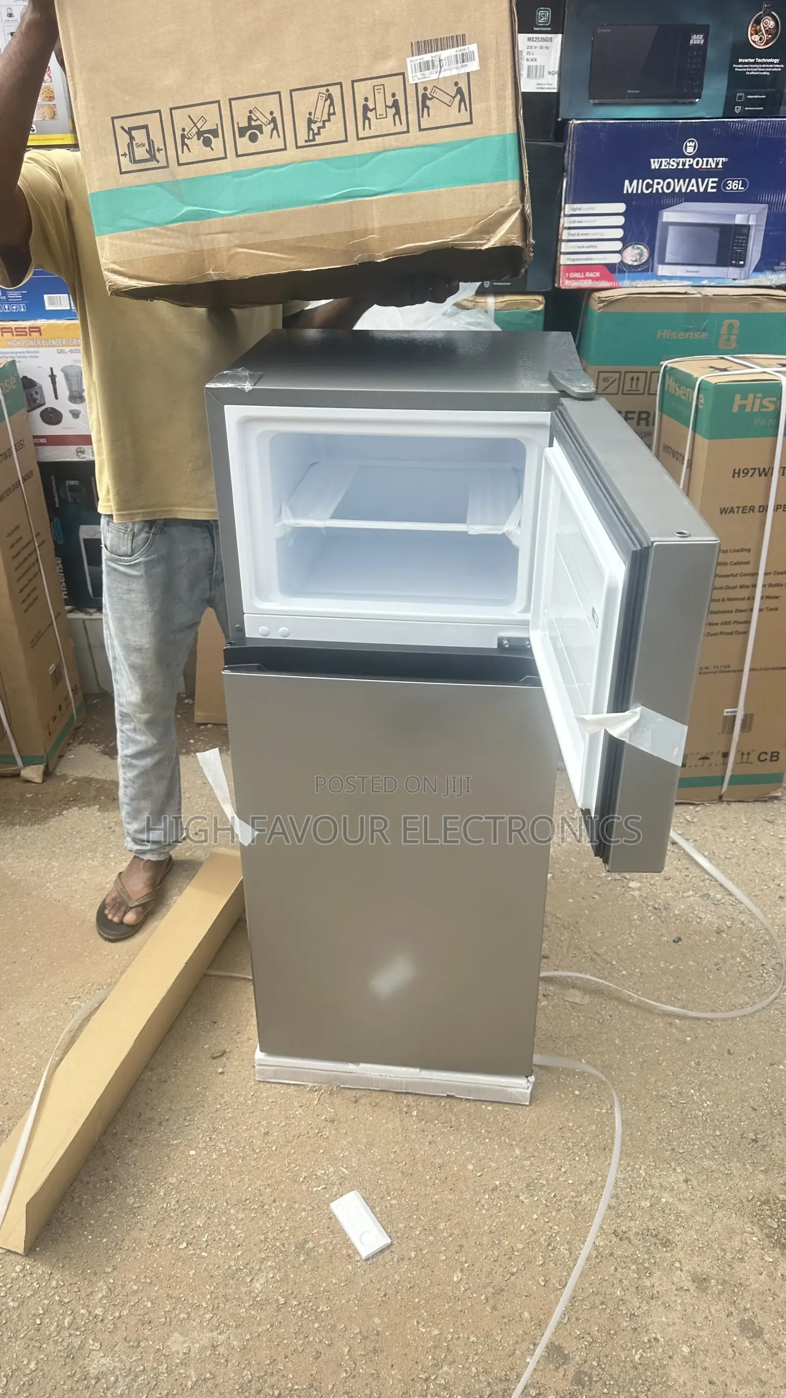 Hisense Standing Refrigerator 124liter