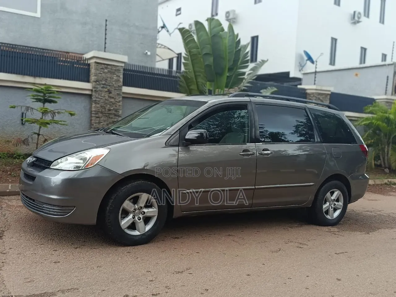 Toyota Sienna LE AWD (3.3L V6 5A) 2004 Gray