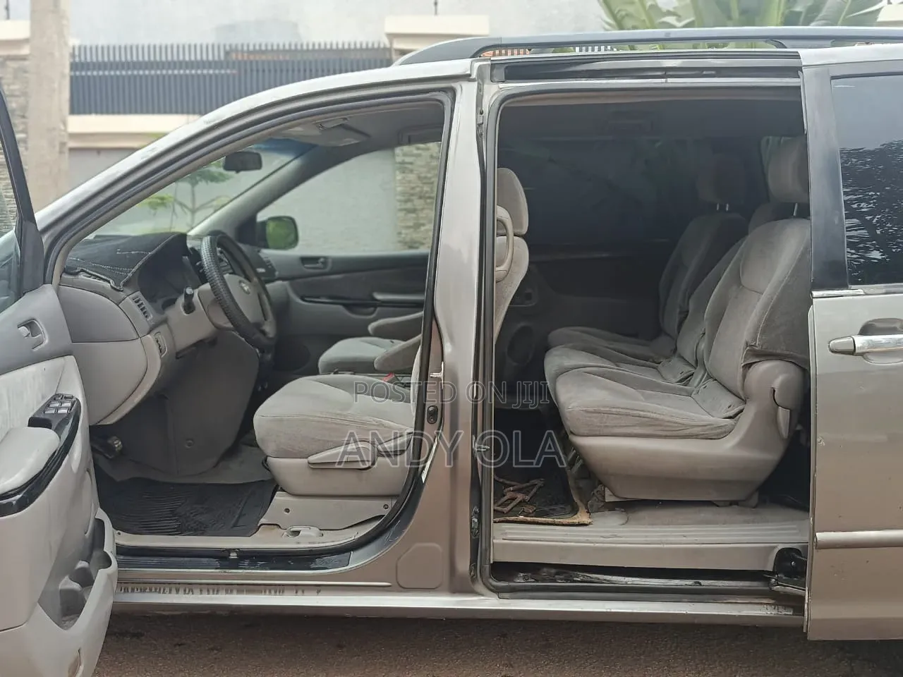 Toyota Sienna LE AWD (3.3L V6 5A) 2004 Gray