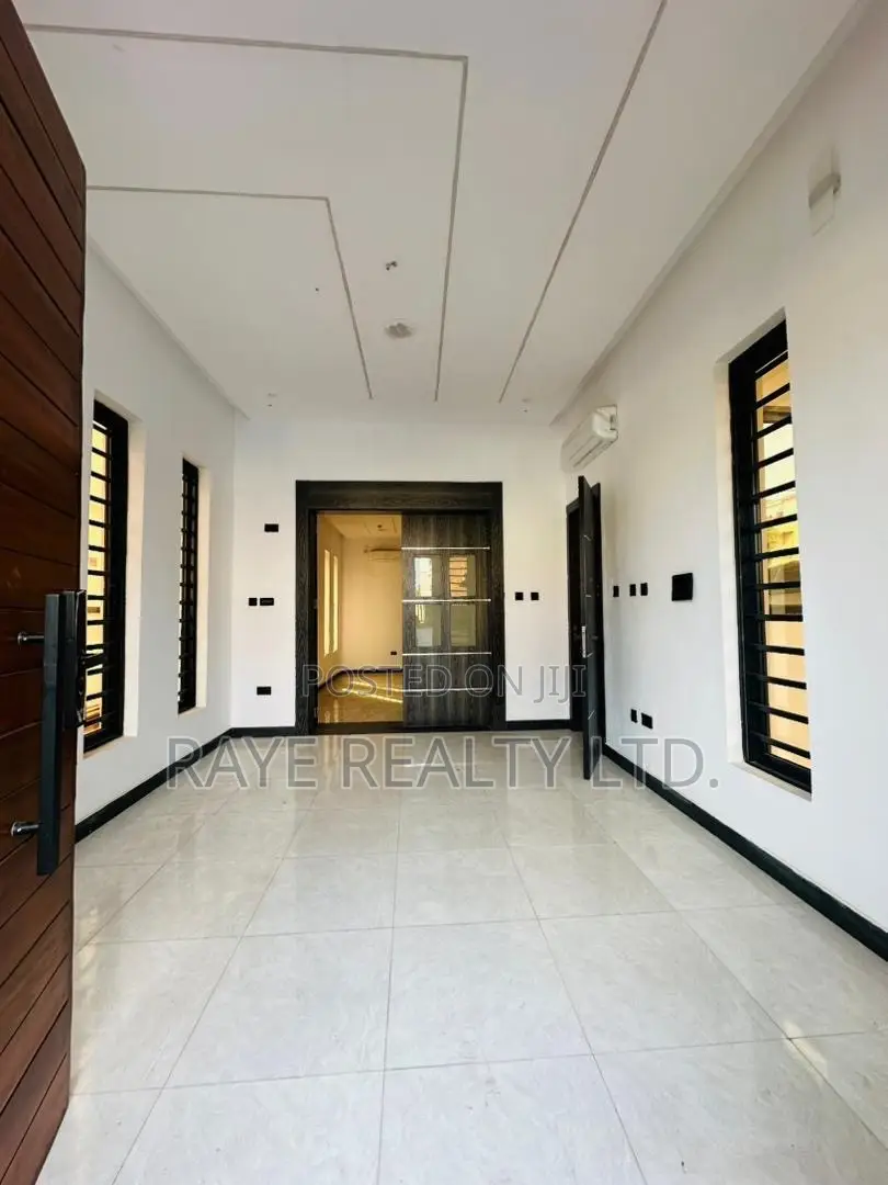 5bdrm House in Magodo Gra Phase 2 for sale
