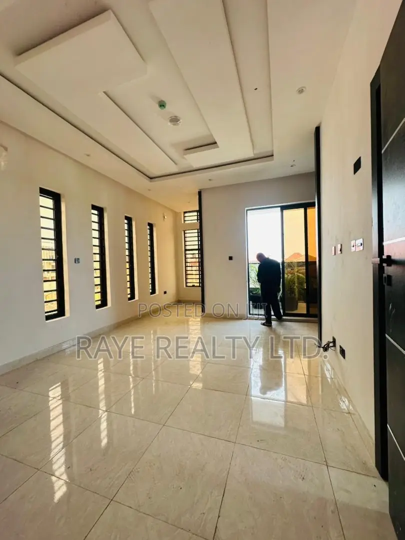 5bdrm House in Magodo Gra Phase 2 for sale