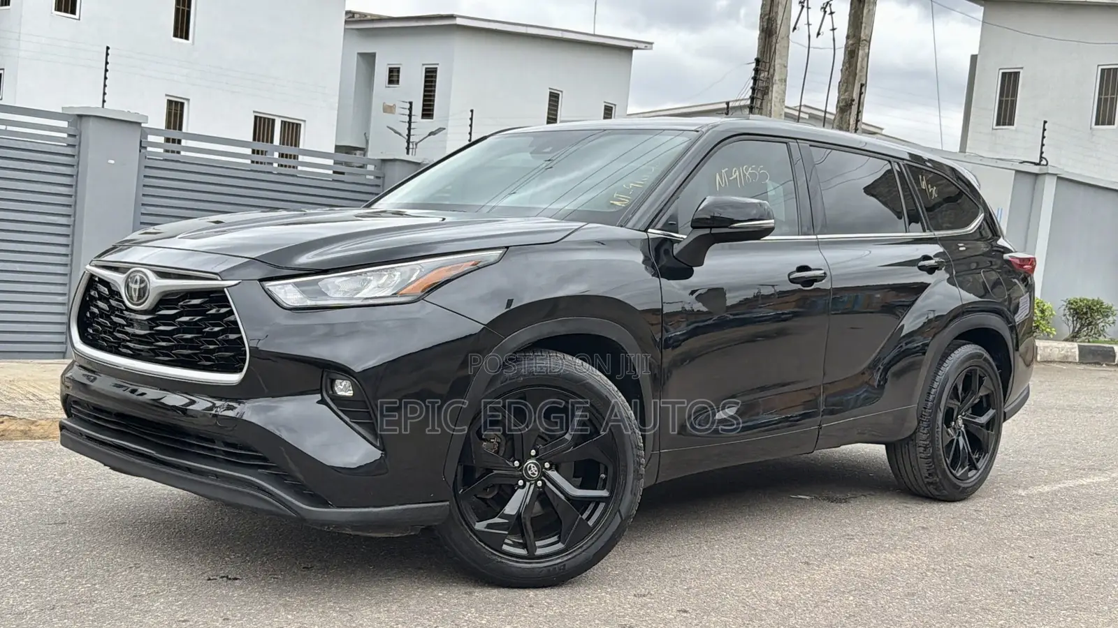 Toyota Highlander LE 2021 Black