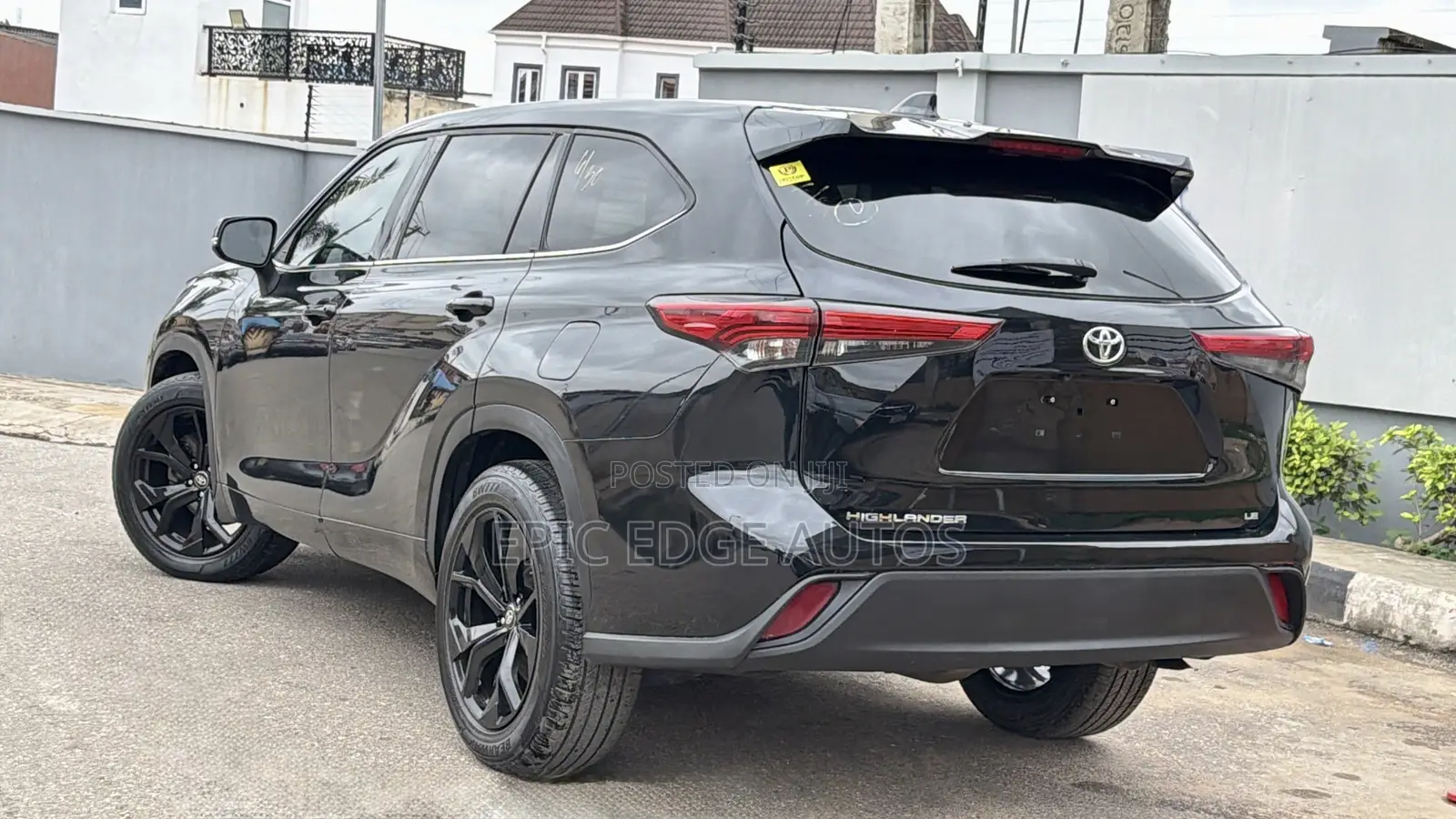 Toyota Highlander LE 2021 Black