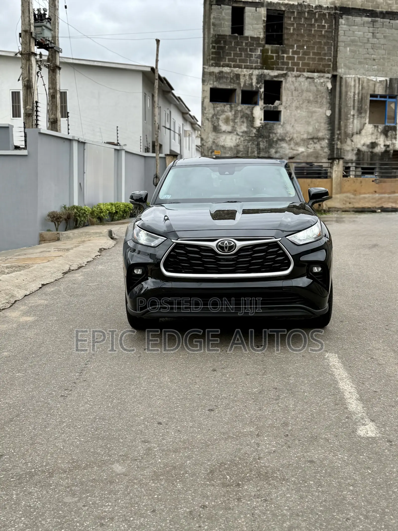 Toyota Highlander LE 2021 Black