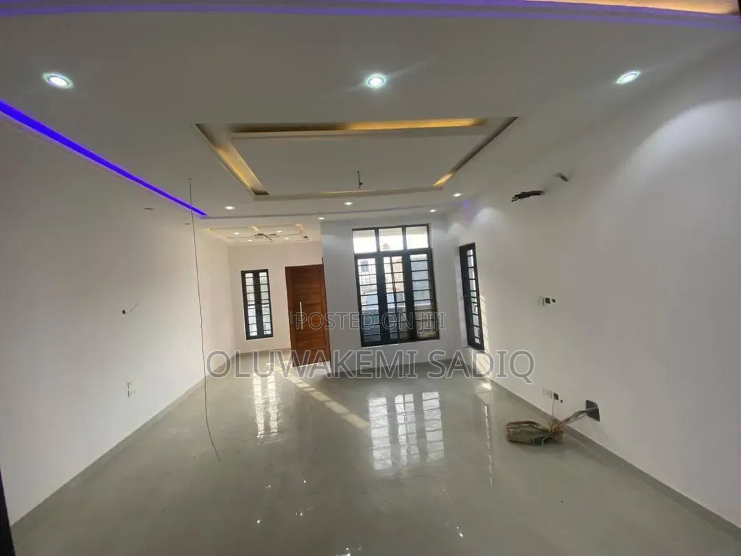 4bdrm Duplex in Isheri Opic for sale