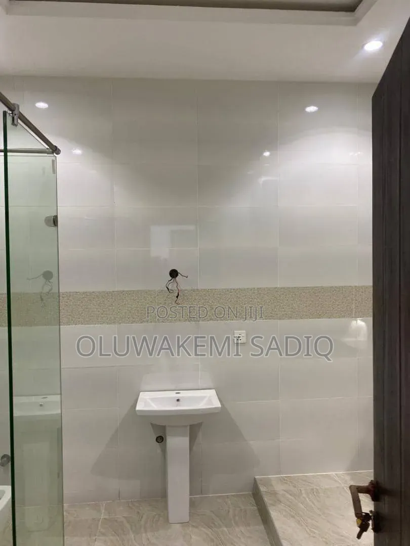 4bdrm Duplex in Isheri Opic for sale