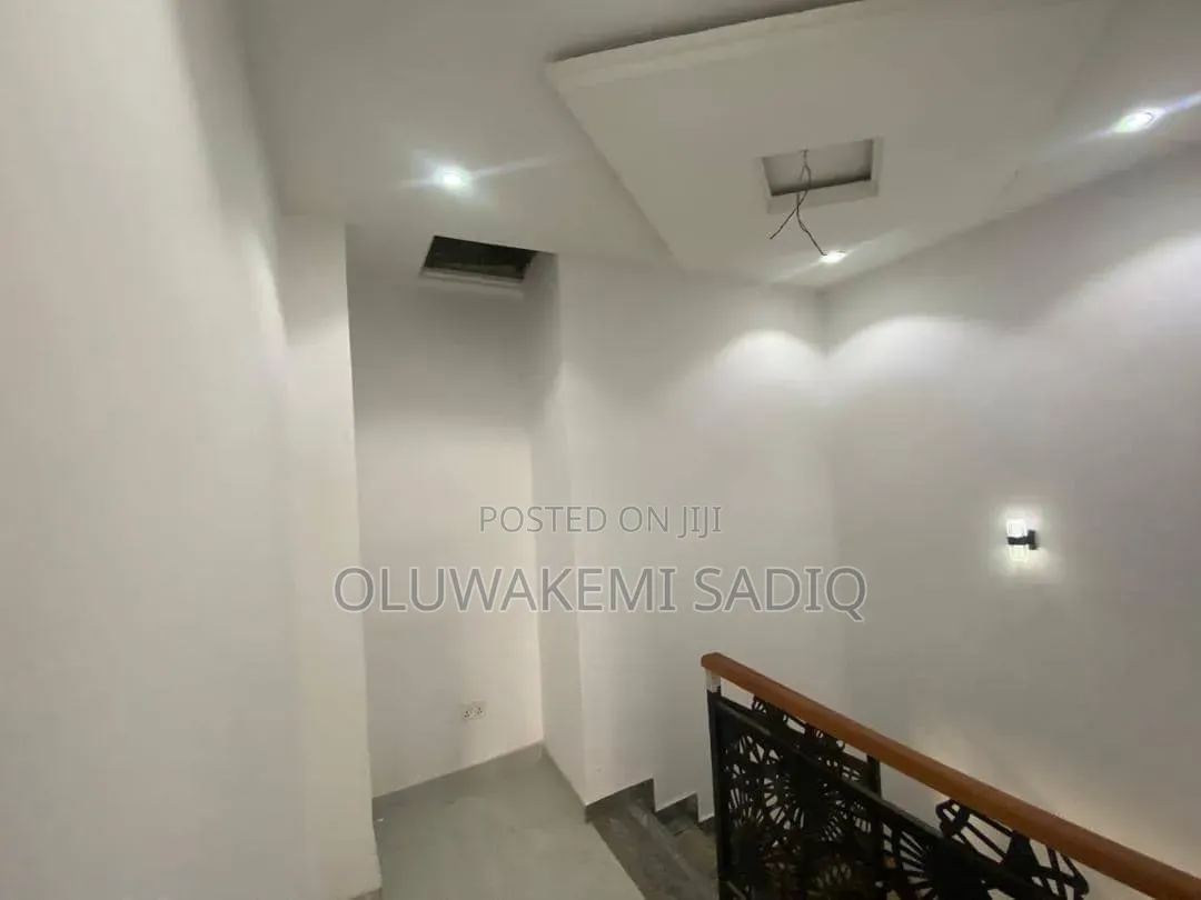4bdrm Duplex in Isheri Opic for sale