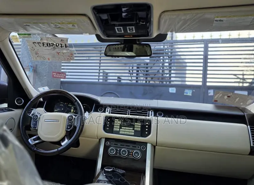 Land Rover Range Rover Vogue 2016 Black