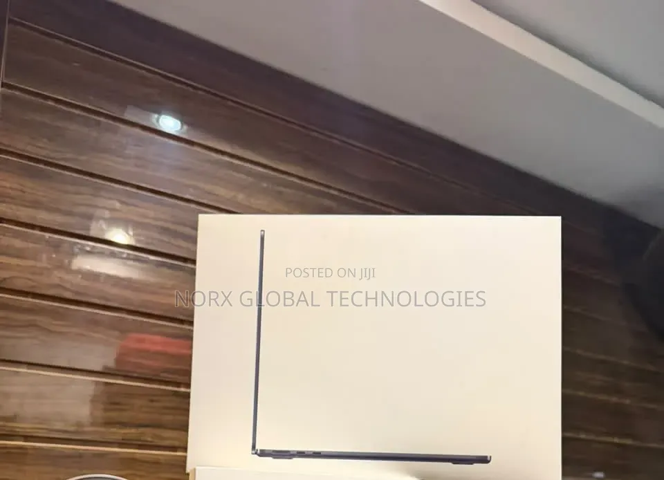New Laptop Apple MacBook Air 2026 M5 16GB Apple M5 SSD 512GB