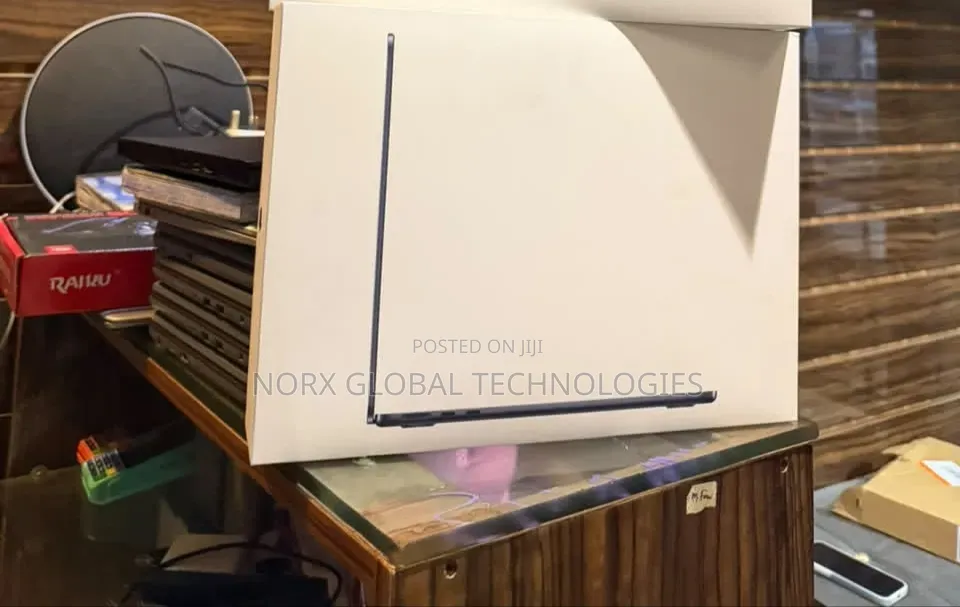 New Laptop Apple MacBook Air 2026 M5 16GB Apple M5 SSD 512GB