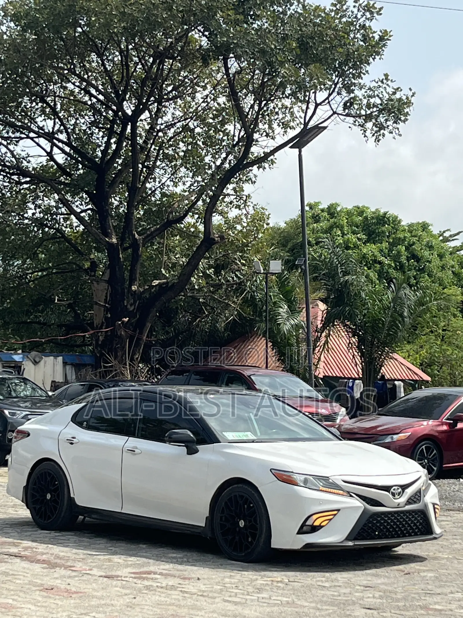 Toyota Camry 2019 White