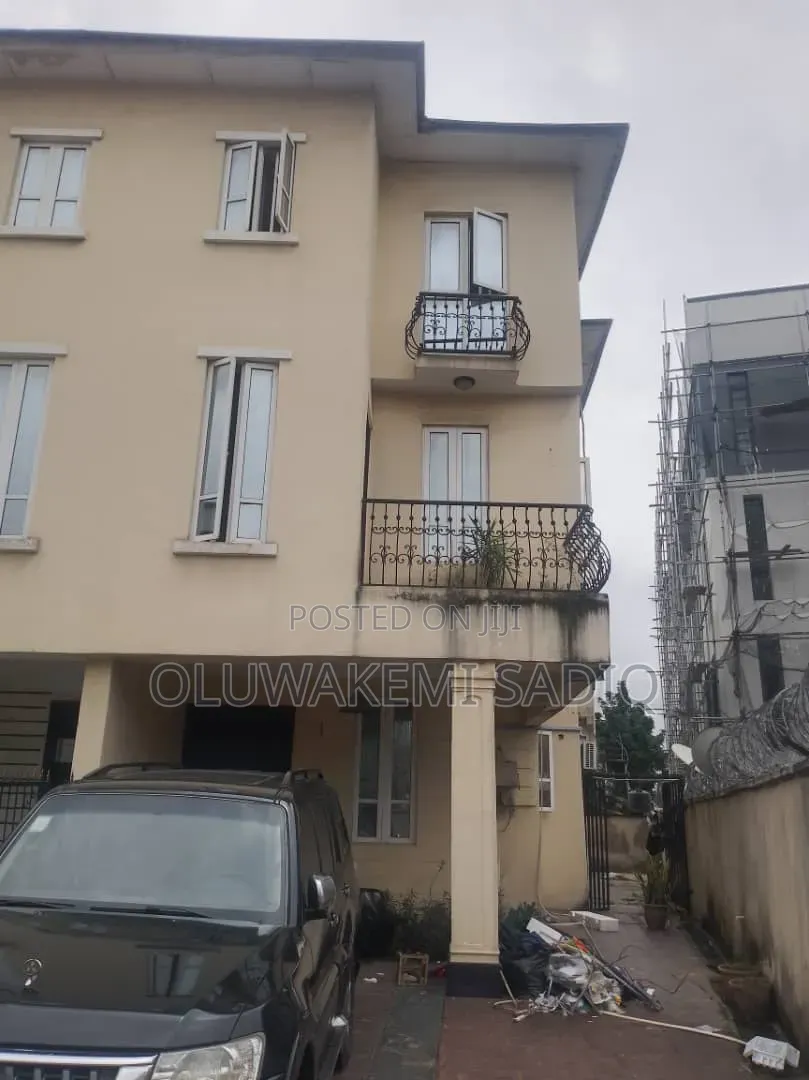 4bdrm Duplex in Ikeja Gra for rent