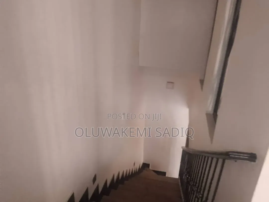 4bdrm Duplex in Ikeja Gra for rent