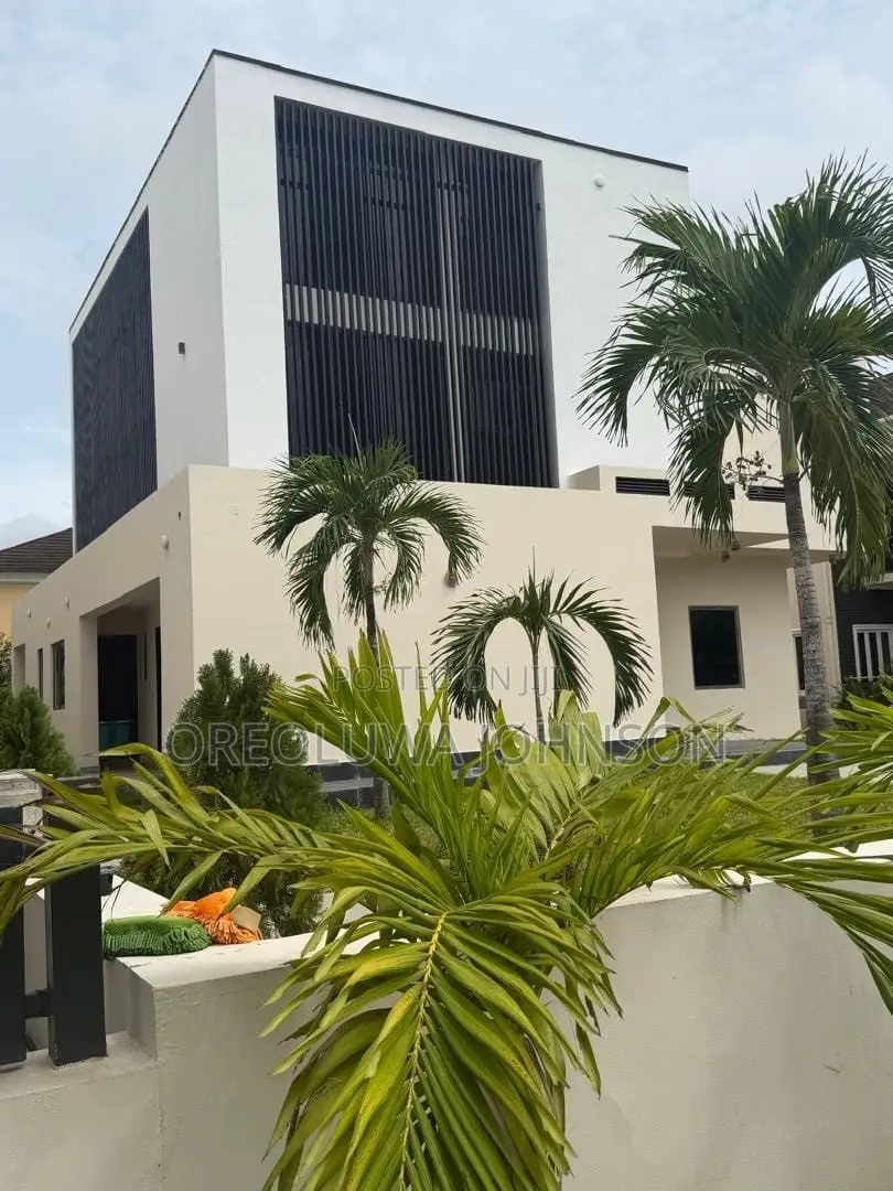 4bdrm Mansion in Lekki for sale