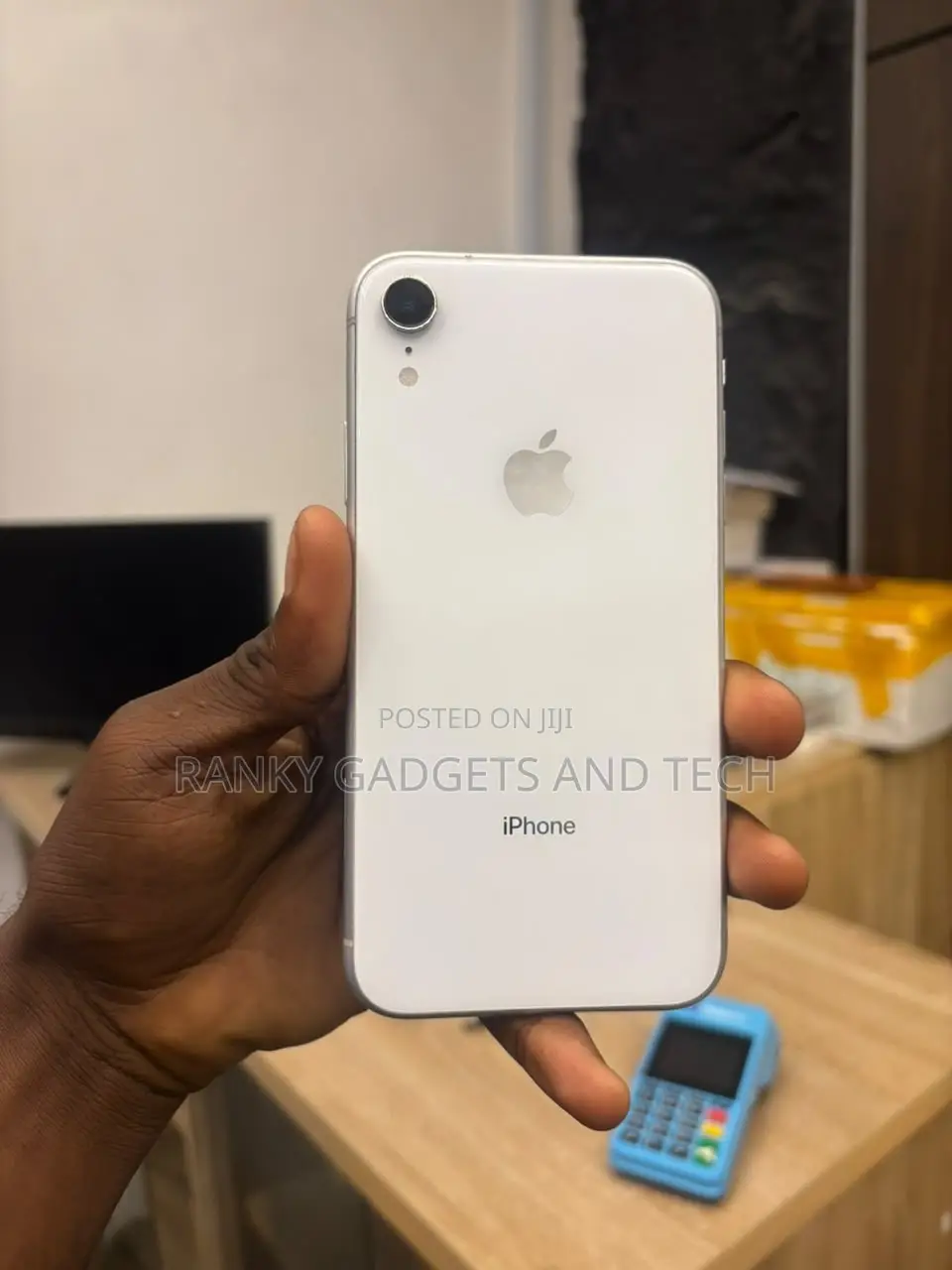 Apple iPhone XR 64 GB White