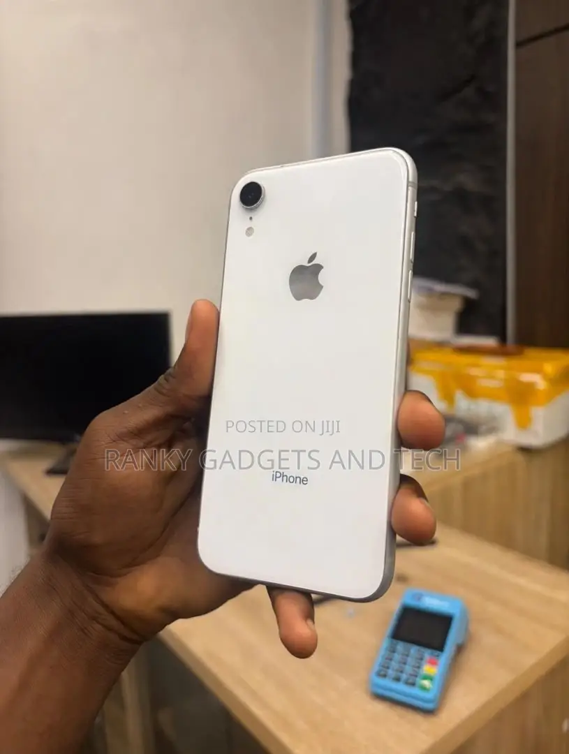 Apple iPhone XR 64 GB White