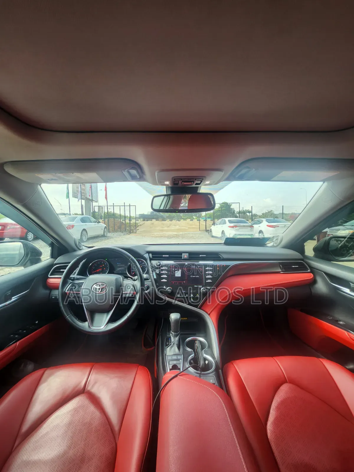 Toyota Camry XSE (2.5L 4cyl 8A) 2019 White