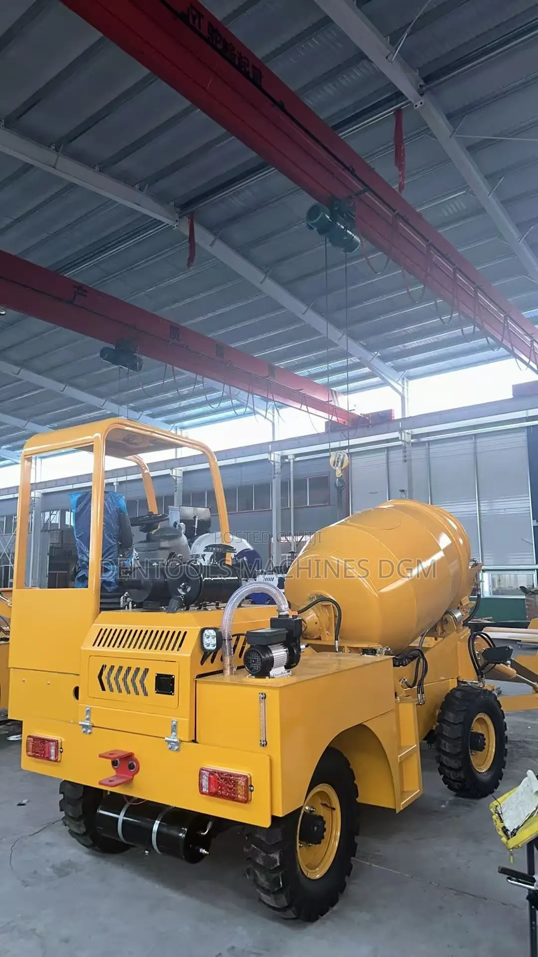 Self Loading Concrete Mixer Diesel Engine New