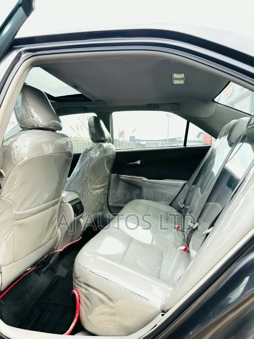 Toyota Camry XLE 4dr Sedan (2.5L 4cyl 6A) 2014 Gray