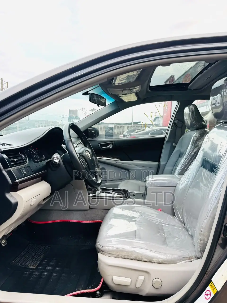 Toyota Camry XLE 4dr Sedan (2.5L 4cyl 6A) 2014 Gray