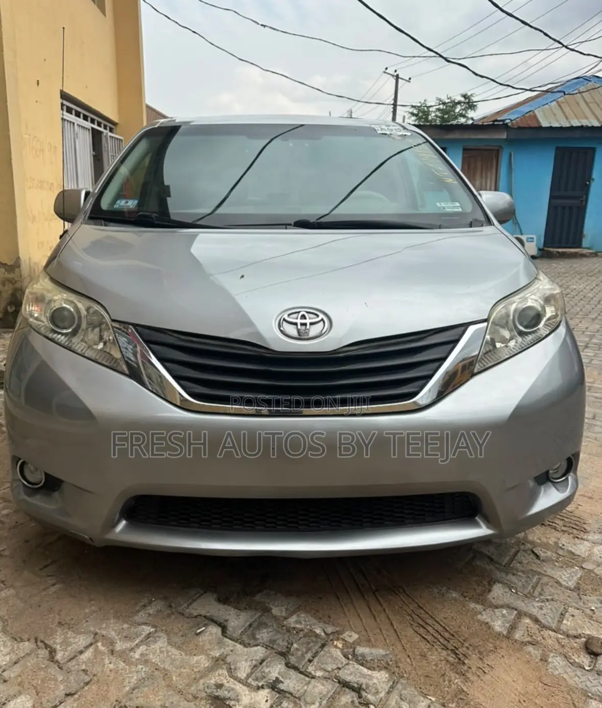 Toyota Sienna XLE 7 Passenger Mobility 2011 Silver