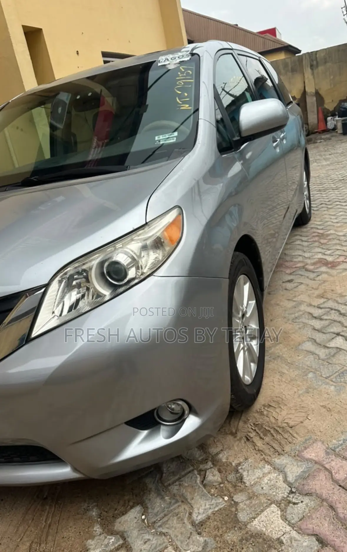 Toyota Sienna XLE 7 Passenger Mobility 2011 Silver