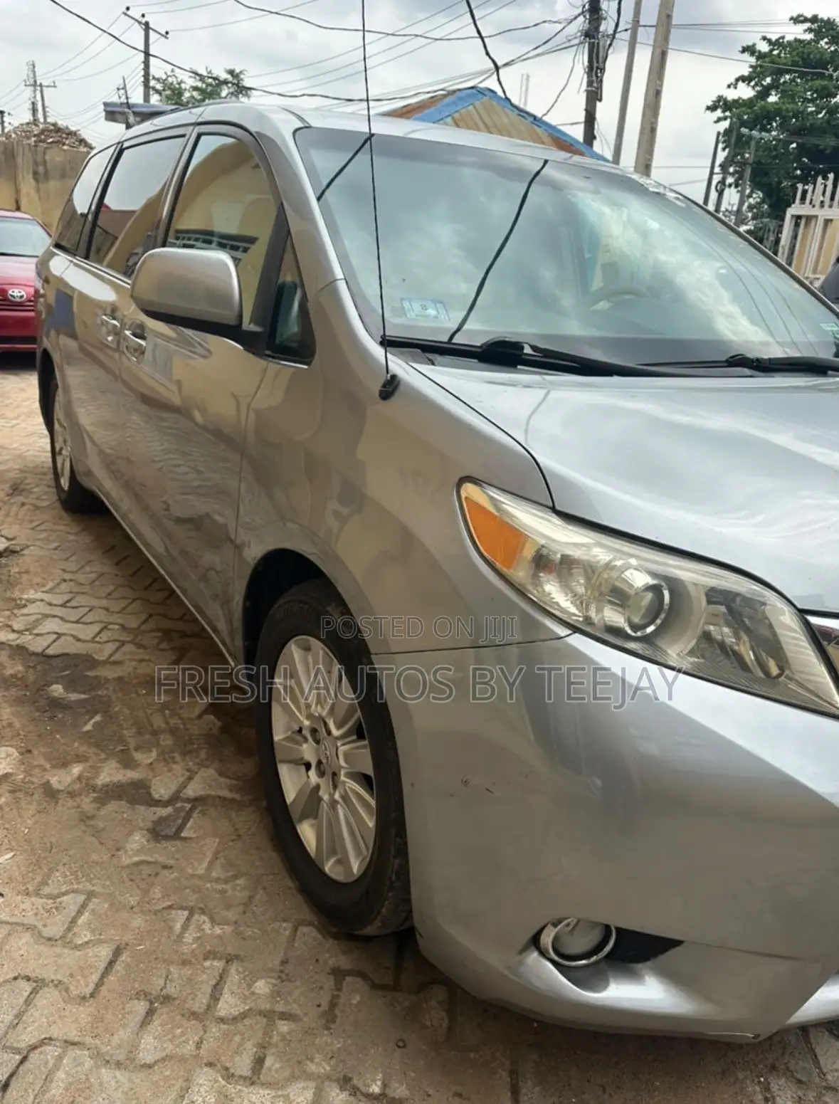 Toyota Sienna XLE 7 Passenger Mobility 2011 Silver