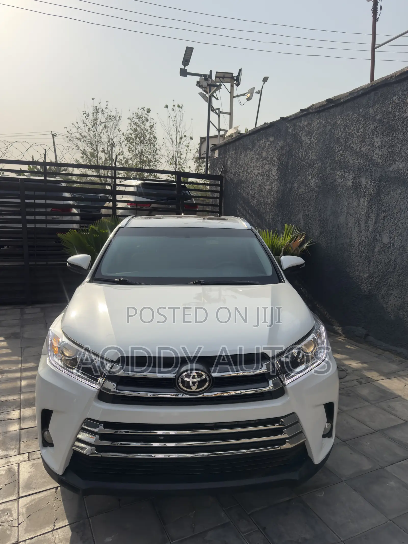 Toyota Highlander XLE 4dr SUV AWD (3.5L 6cyl 6A) 2015 White