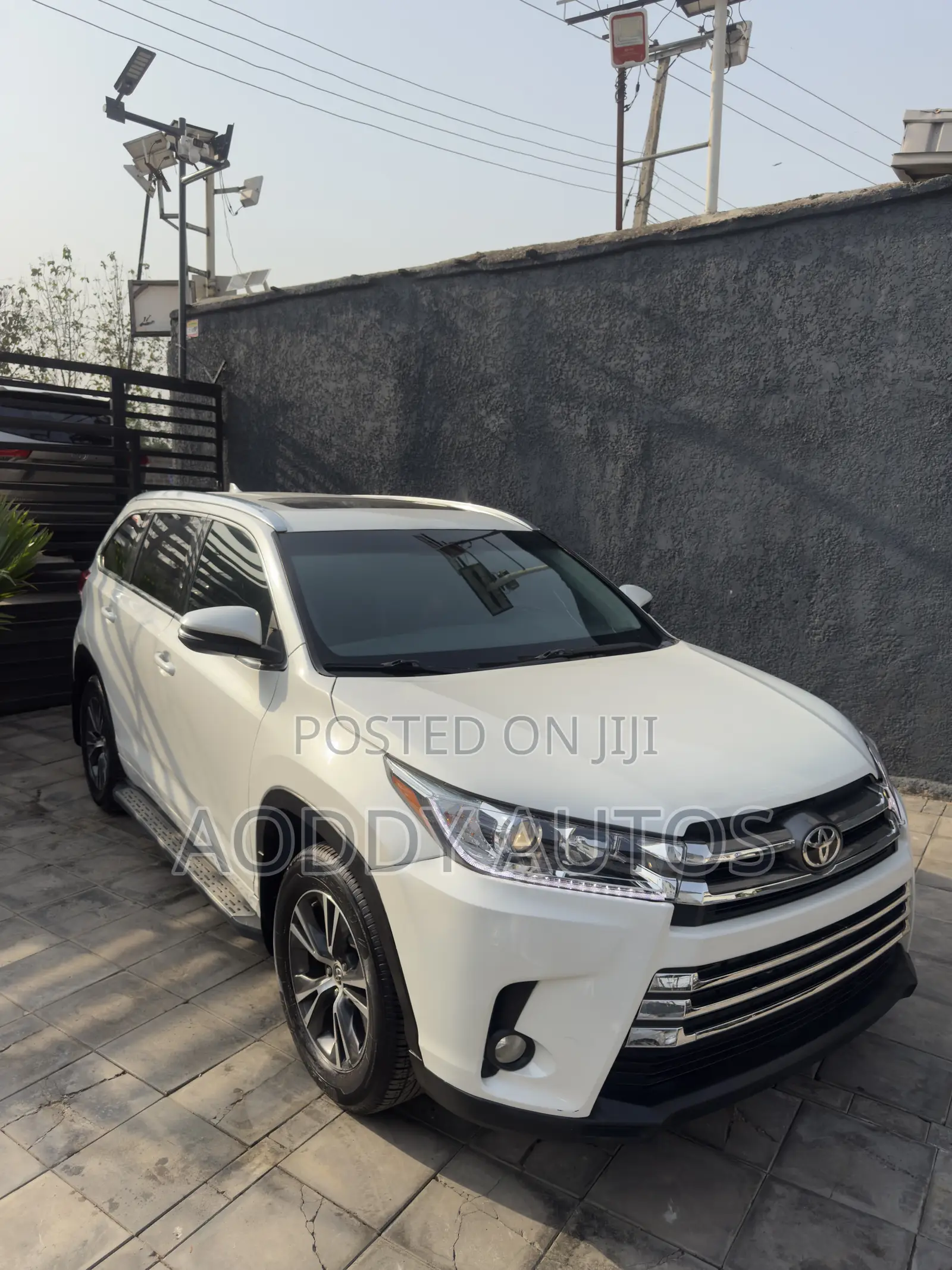 Toyota Highlander XLE 4dr SUV AWD (3.5L 6cyl 6A) 2015 White